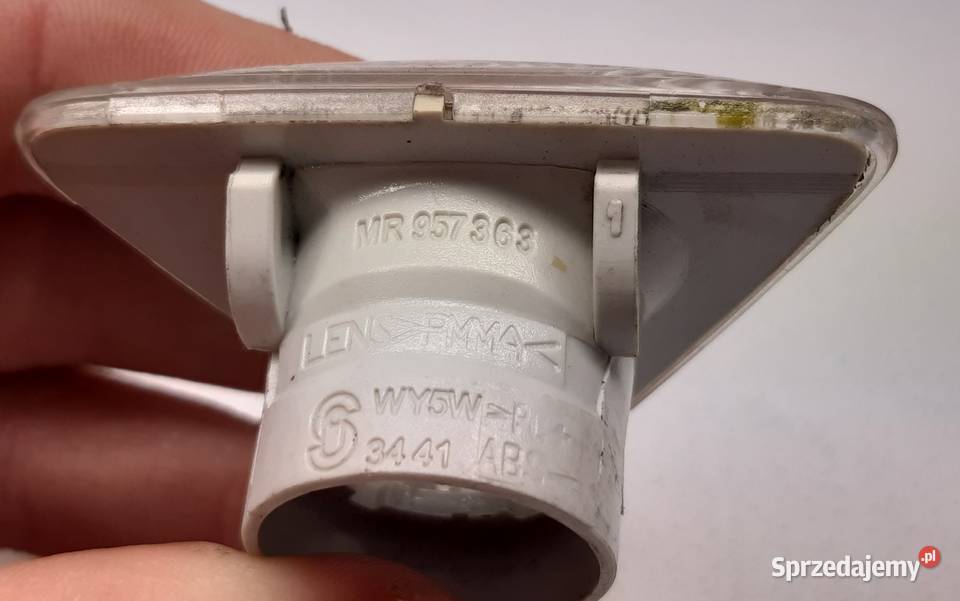 KIERUNKOWSKAZ BOCZNY MITSUBISHI COLT VI Z30 dolnośląskie Mielęcin sprzedam