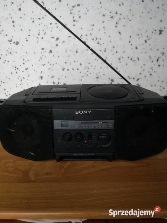 Radio magnetofon Sony CFDV10 Radom