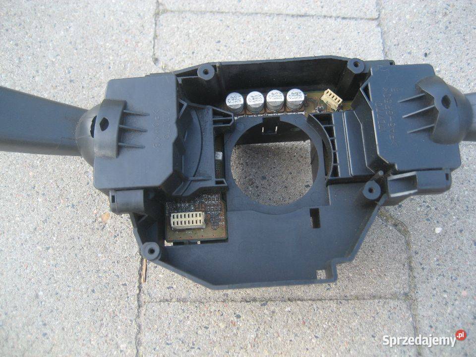 volvo v50 04r07r przełącznik kierunkowskazów Rakoniewice sprzedam