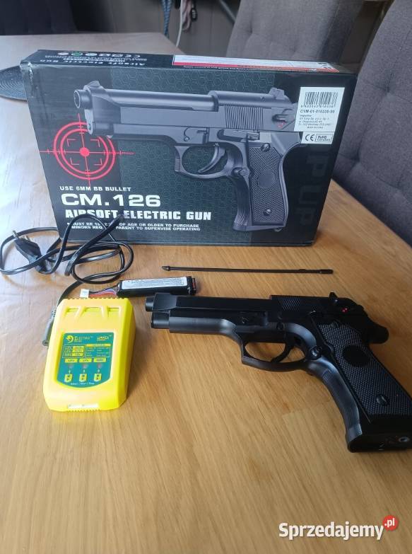 Licencjonowana replika pistoletu CYMA 136 Wołów