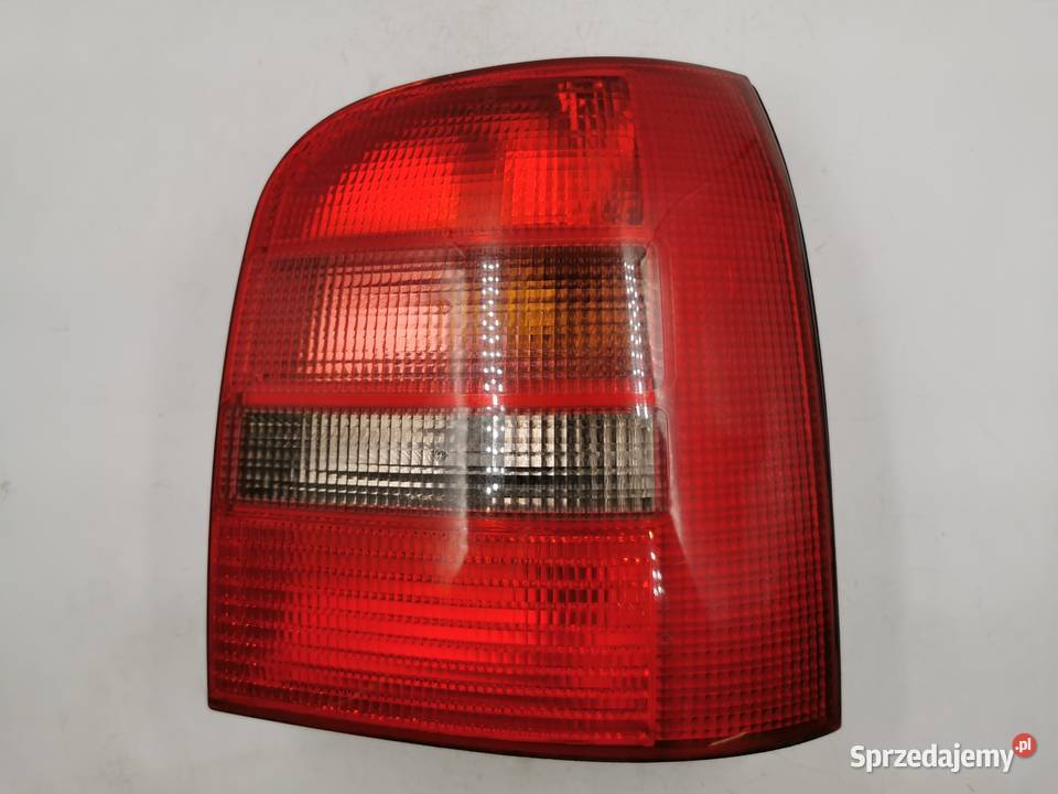 Lampa Prawy Tył Tylna Prawa Audi A4 B5 Avant