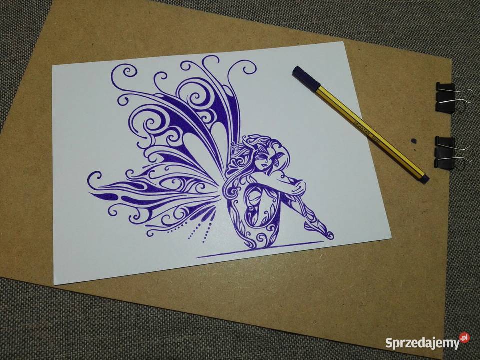 Rysunek kobietamotyl cienkopis A4 200gm2 Warszawa