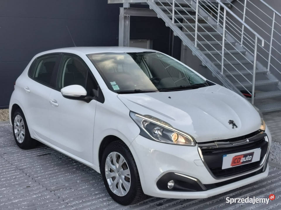 Peugeot 208 12 benzynka 82 oszczędny ładny KLIMA