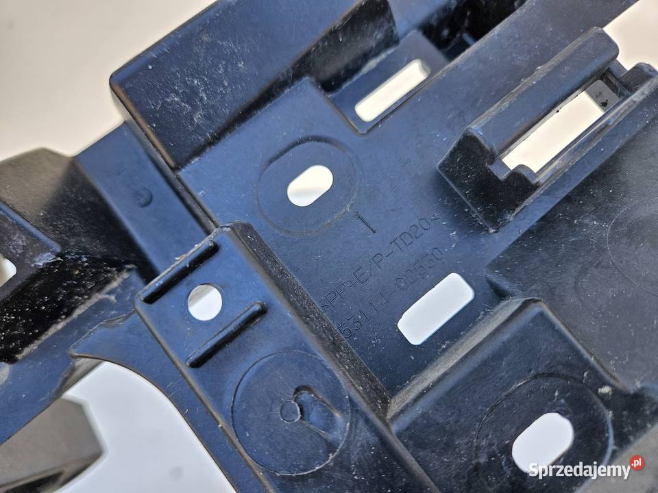TOYOTA COROLLA E21 STELAŻ WZMOCNIENIE GRILLA Międzychód
