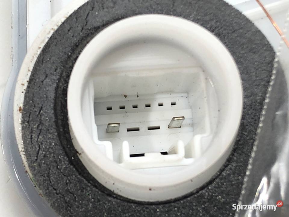 ZAMEK DRZWI PRAWY PRZÓD TOYOTA COROLLA E21