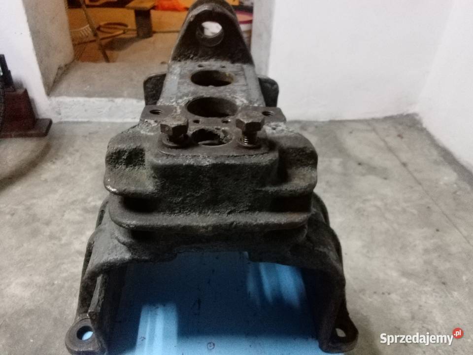 Sprzedam Wspornik osi przedniej Ursus c 328 Zagórowa