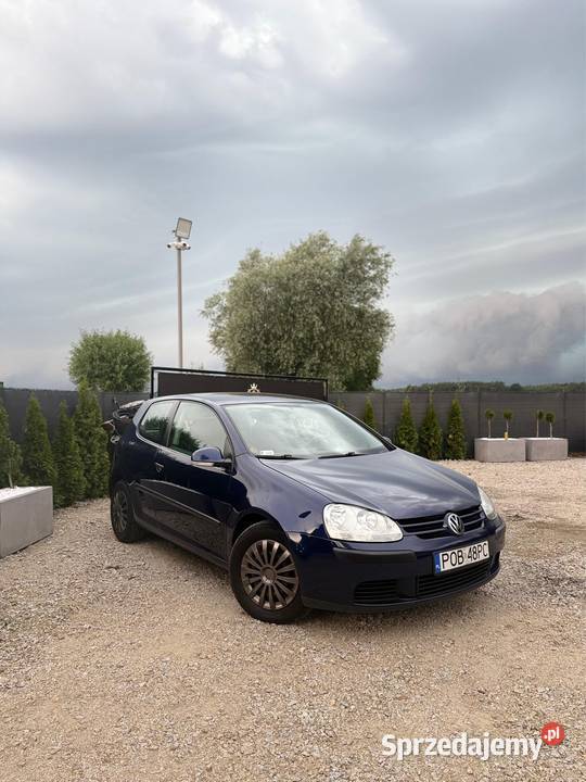 Volkswagen Golf 5 14 MPI 75 140 przbiegu stan Śrem