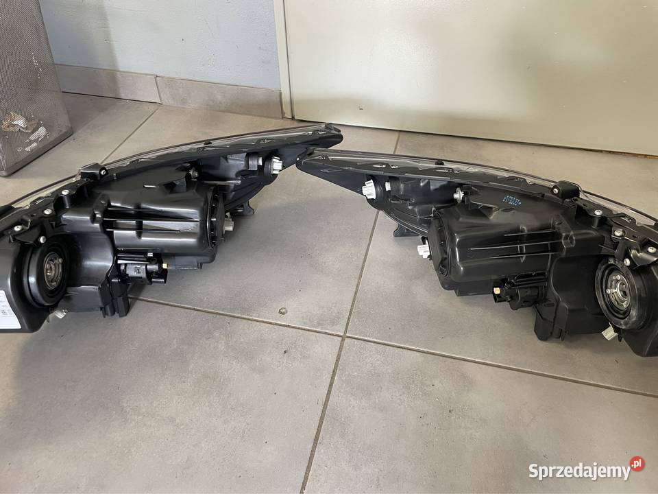 Honda Accord VIII reflektor nowy L R Kozubszczyzna