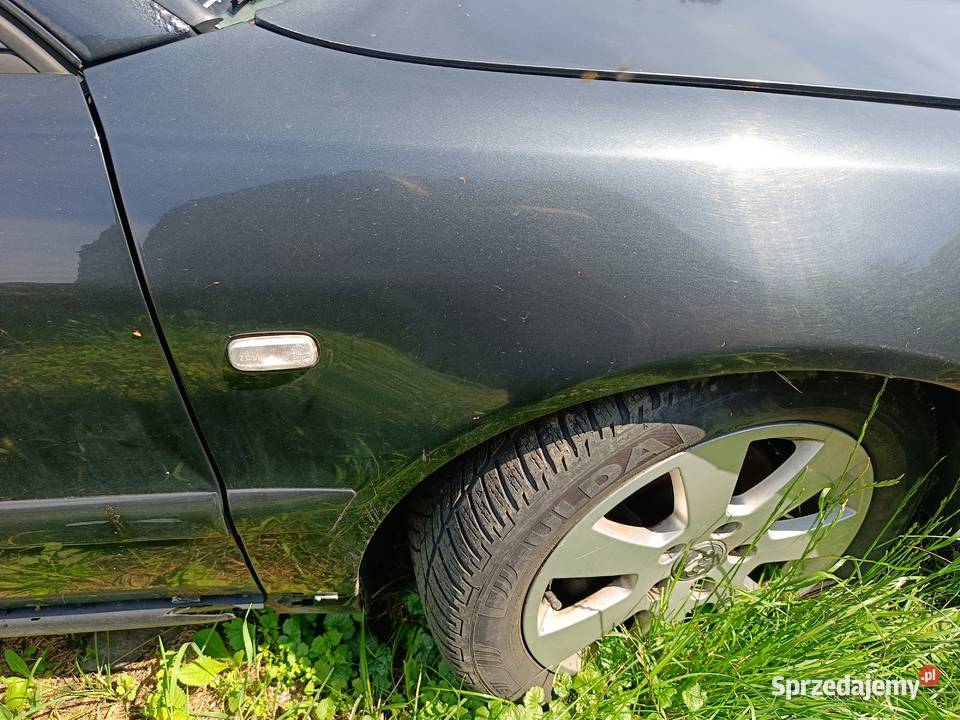 Błotnik Prawy LZ9U Audi A4 B5 FL a30 osobowe śląskie Myszków sprzedam