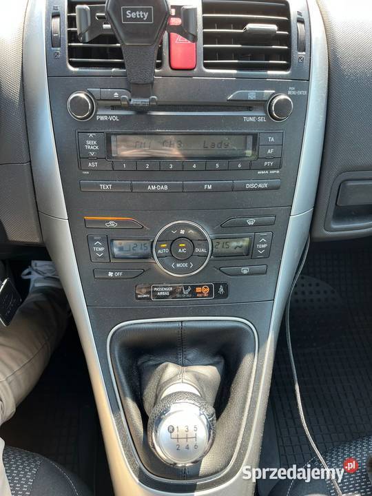 Toyota auris 16 Auto rodzinne 132 Radlin