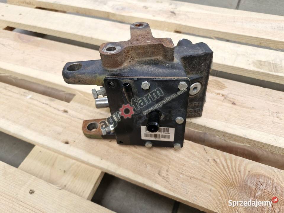 Zawór hamulca John Deere 6125M 6130R 6155R Byków