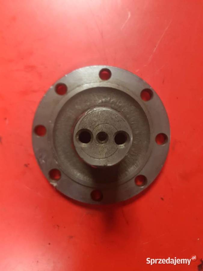 822308017 Piasta przednia 8 szpilek MTZ PRONAR Części i osprzęt rolniczy Sulechów sprzedam