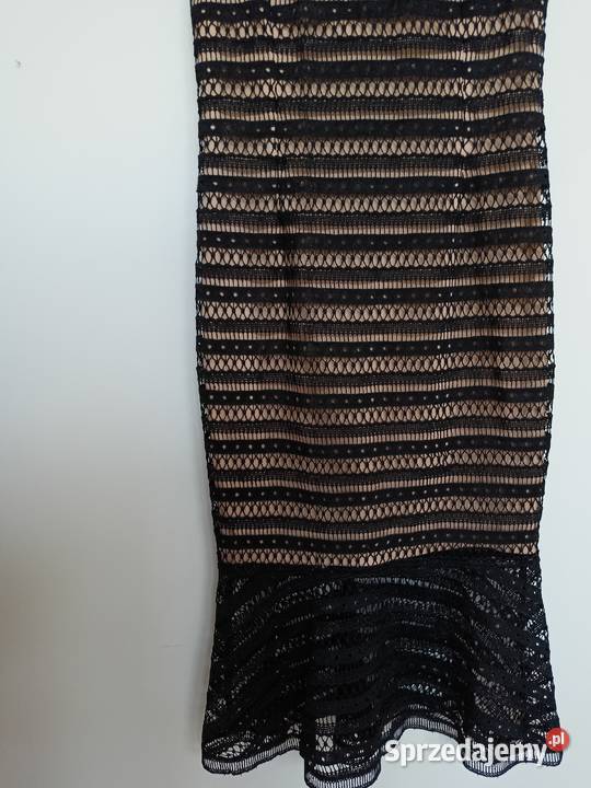 Forever Unique Czarna koronkowa sukienka midi z sprzedam