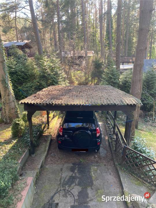 Domek jeziorem w lesie do zamieszkania