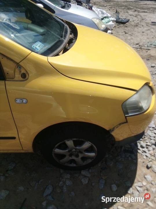 Błotnik Fox vw Fox żółty w kolor osobowe
