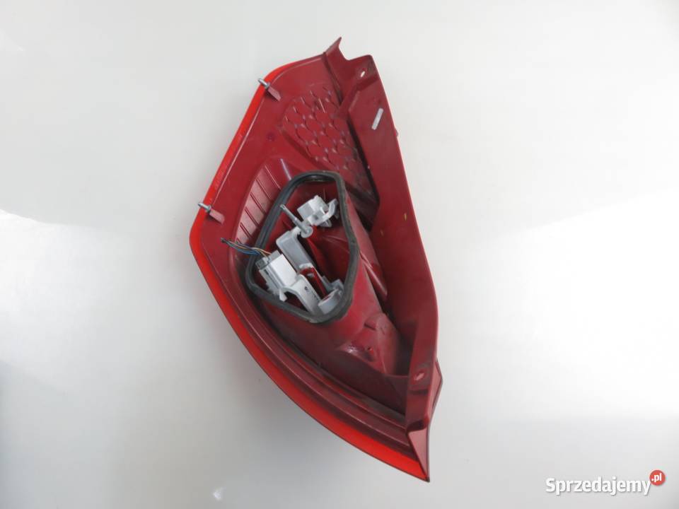 LAMPA PRAWA TYLNA FORD FIESTA MK6 VI 8A6113404A Lampy tylne