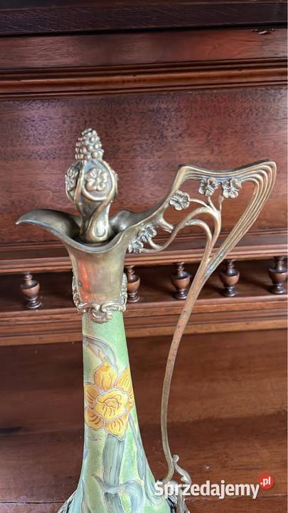 Porcelanowa karafka okutą złoconym brązem W pomorskie Gdańsk