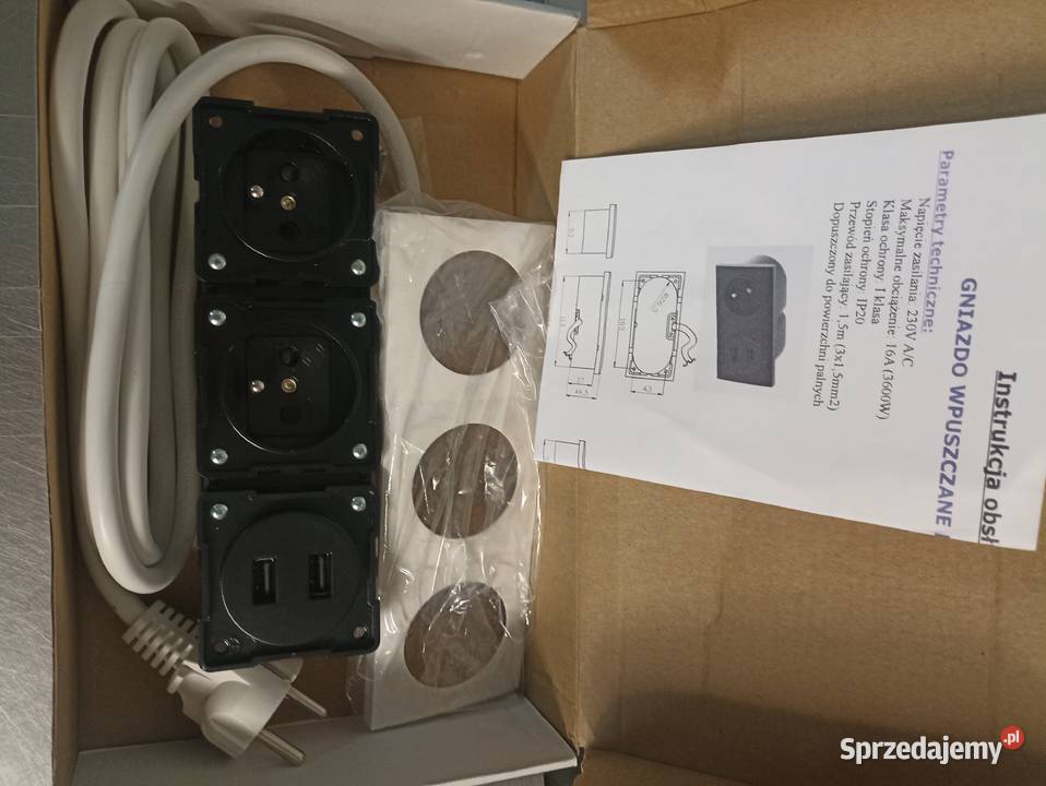 Gniazdo wpuszczane potrójne 2gnUSB Warszawa sprzedam