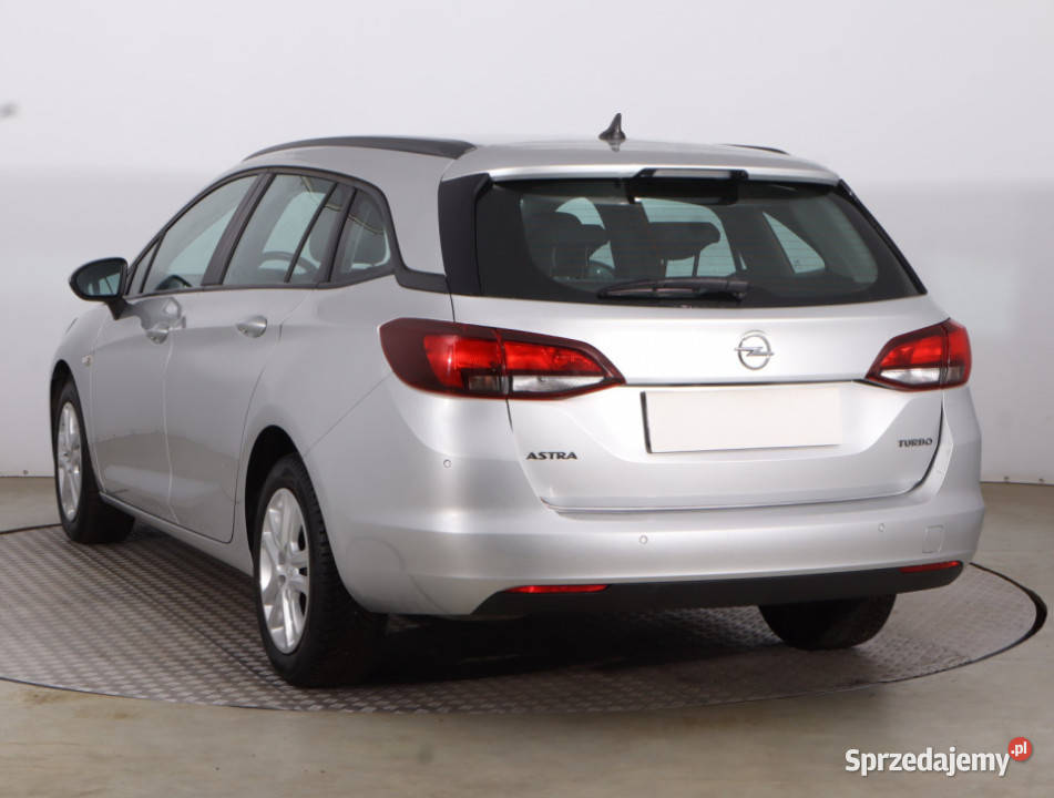 Opel Astra 14 T asystent pasa ruchu Piaseczno