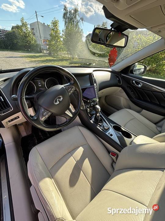 Infiniti Q50 z 2014 auto premium zarejestrowane