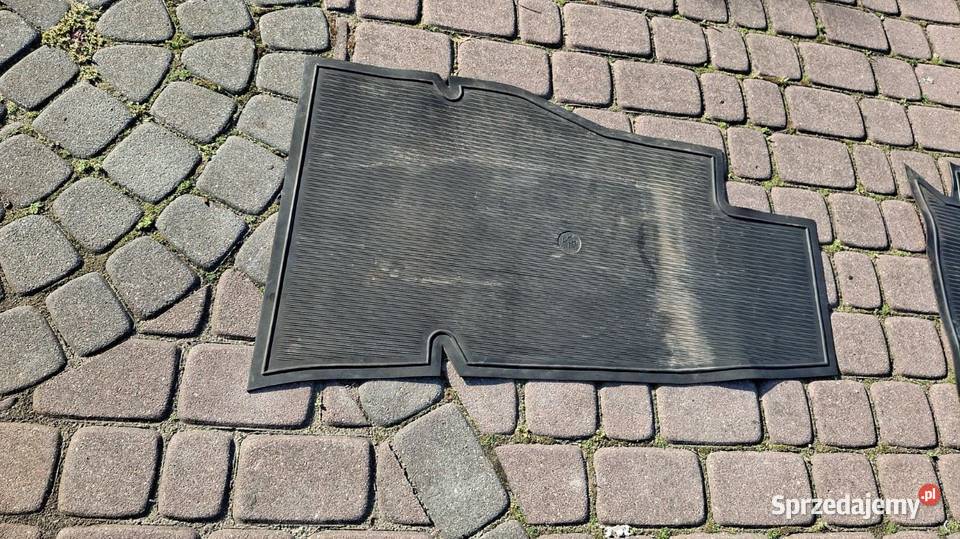 Dywaniki gumowe Wołga GAZ 24 Góra Kalwaria sprzedam