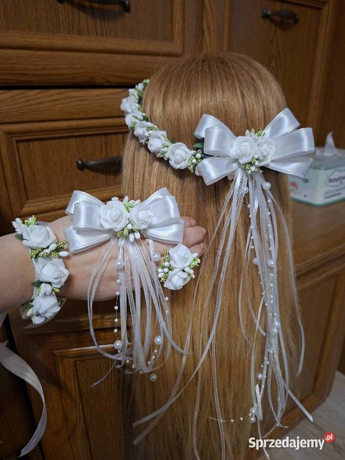 Zestaw komunijny bialo zielony Borów sprzedam