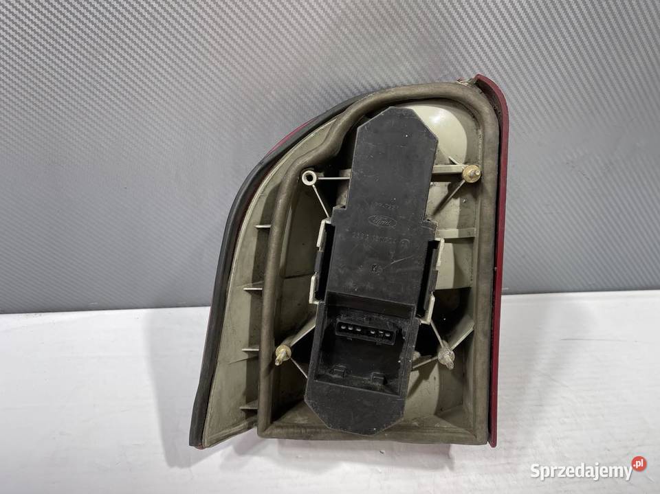 FORD MONDEO MK1 LEWA LAMPA TYŁ KOMBI wielkopolskie Ostroróg