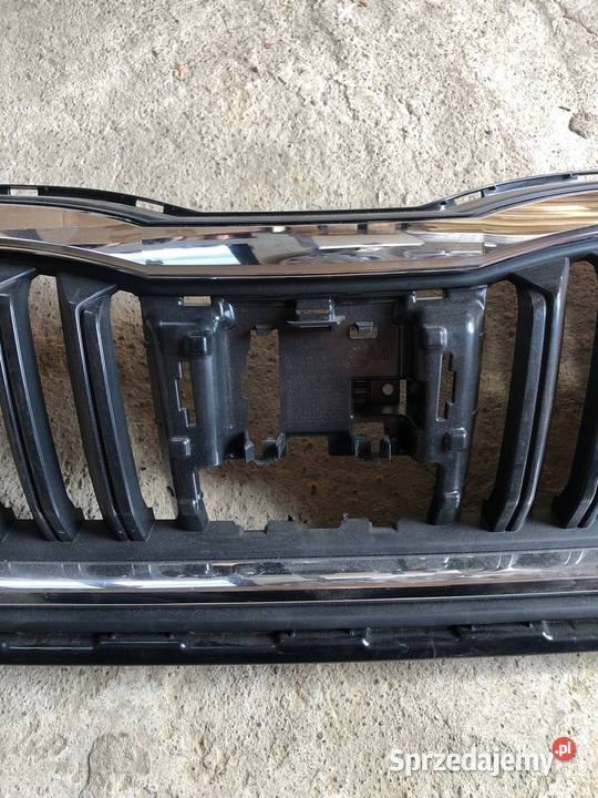 SKODA OCTAVIA 4 IV 19 GRILL GRIL PRZÓD 5E3853653 sprzedam