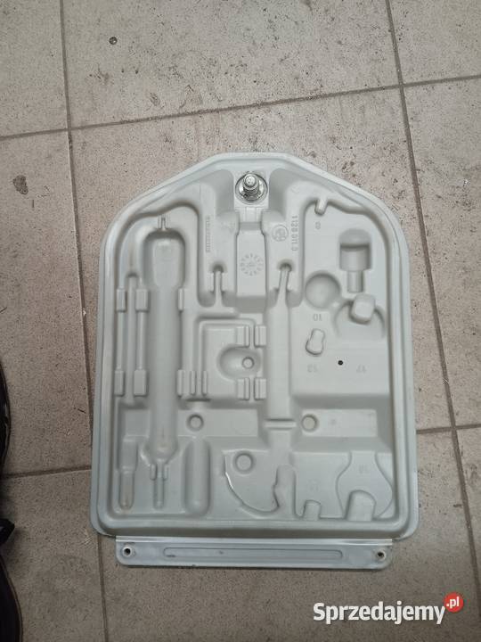 Bmw e30 schowek na narzędzia Rok produkcji 1990 Olsztyn