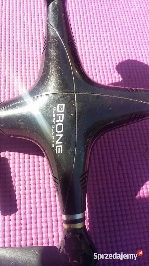 Dron Quadrocopter z wbudowana kamera uzywany