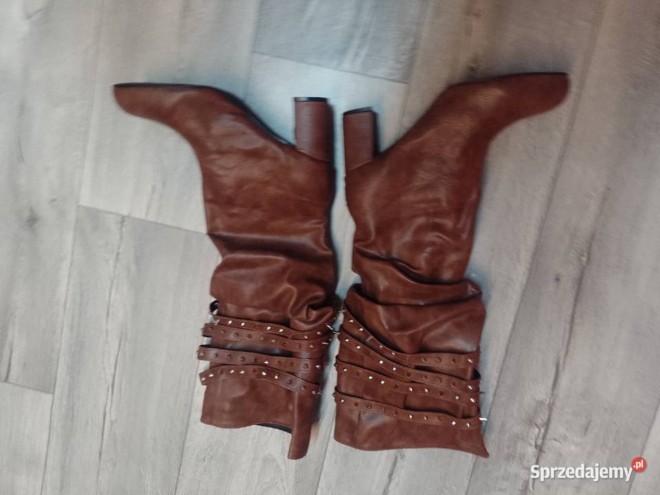 4142 Brązowe bogato zdobione ćwiekami Kozaki Kraków sprzedam
