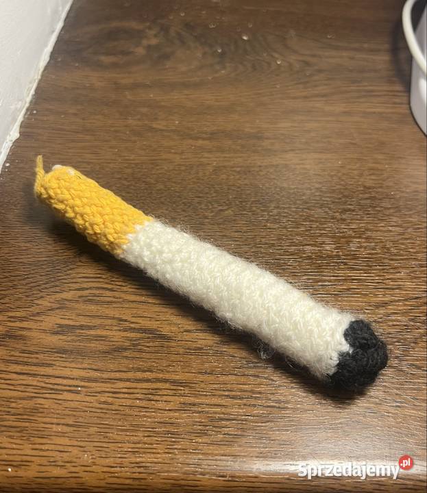 Papieros na szydełku na zamówienie czarny