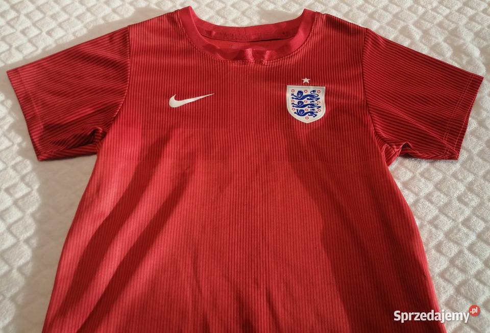 Koszulka krótki rękaw prążki 116122 Nike Odzież Rozmiar 116 Czeladź sprzedam