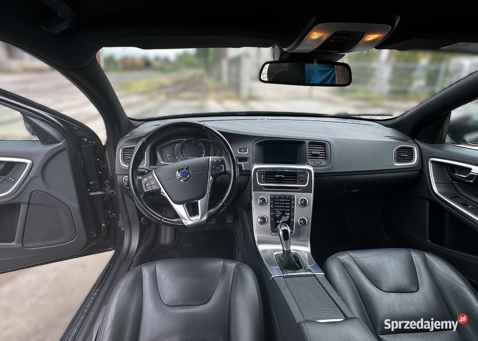 Volvo V60 I 20 20D 181 Momnetum klima nawigacja Stargard
