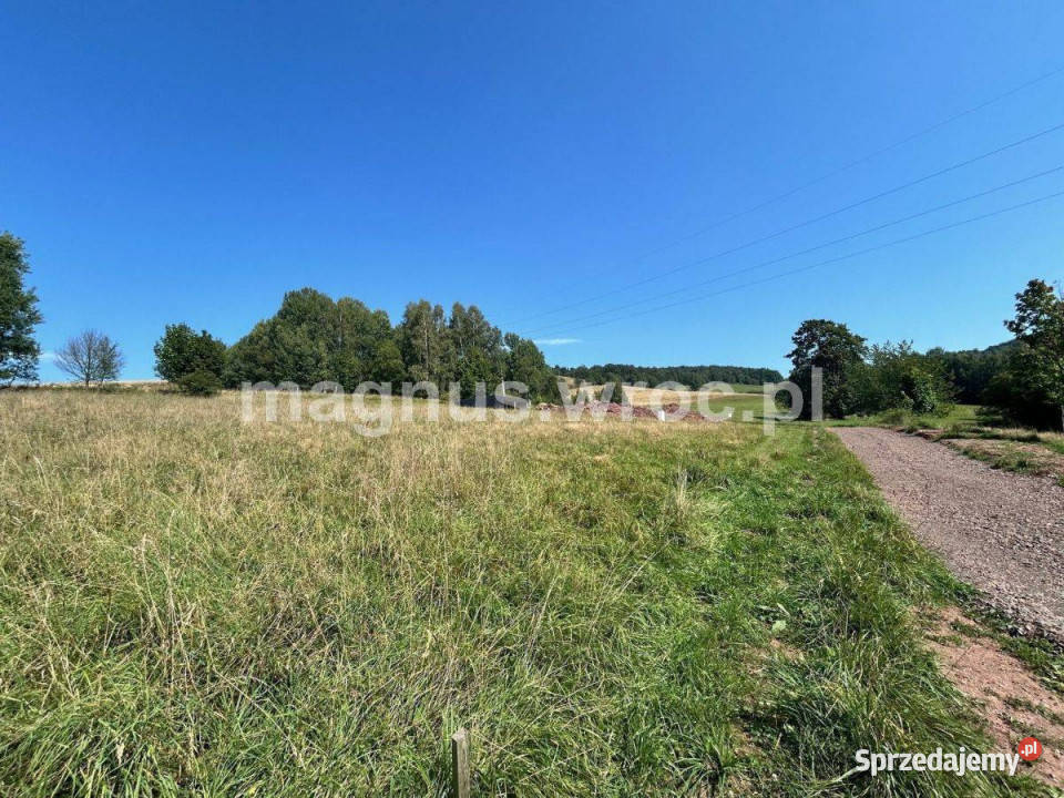 Widokowa działka budowlana na lekkim stoku Głuszyca