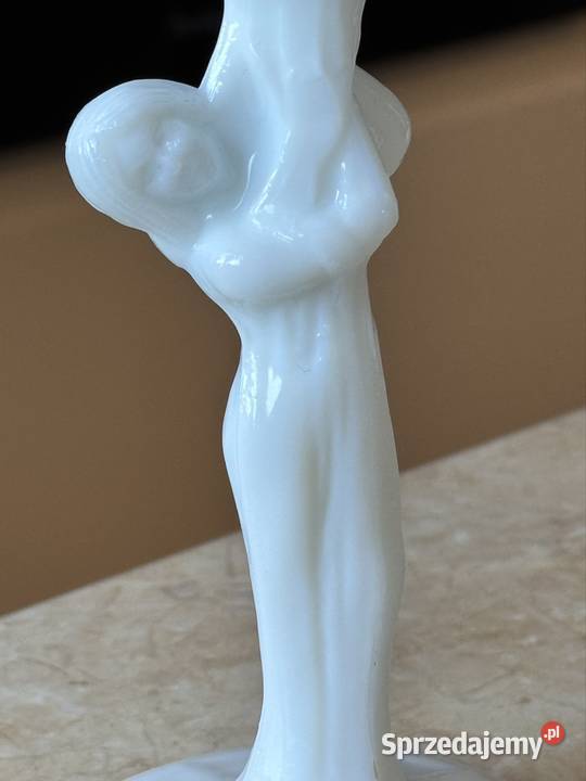 Cukiernica z figurą kobiety Ząbkowice podkarpackie Mielec