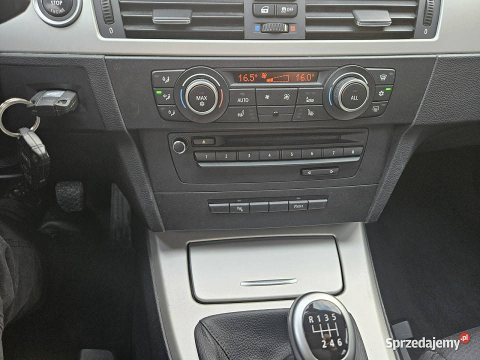 BMW 318 Nawigacja Podgrzewane fotele Klimatronic klimatyzacja