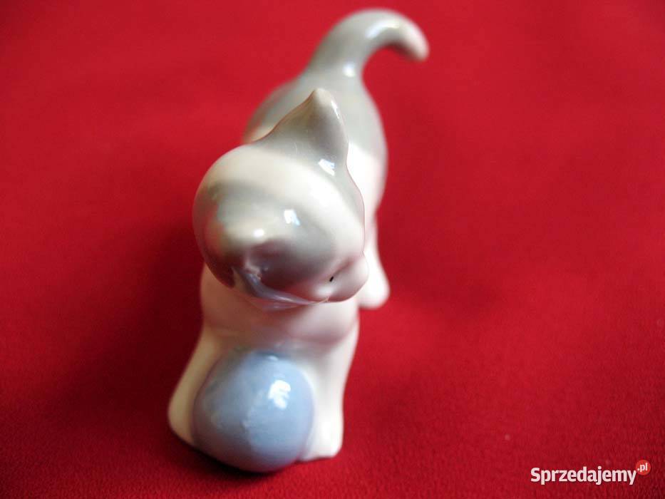 Kot kotek z piłką figurka stara porcelana 45 x 7 Siedlce sprzedam