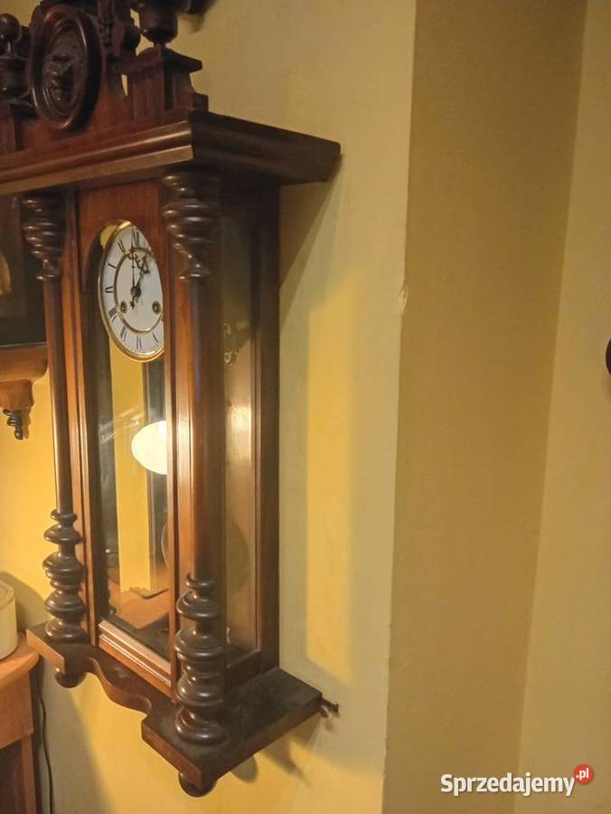 Zegar wiszący z sygnaturą Junghansa