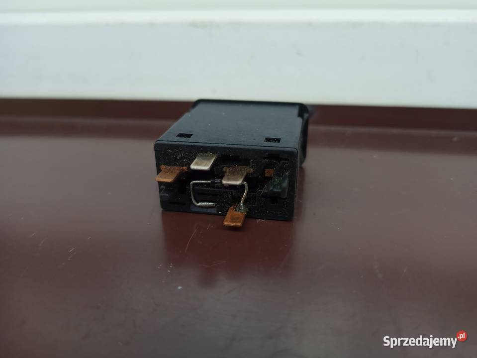 BMW E30 przycisk przełącznik podgrzewania szyby Sieradz