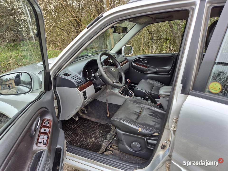 Suzuki Grand Vitara 20 TD Kratka Ciężarowy srebrny Tokarnia