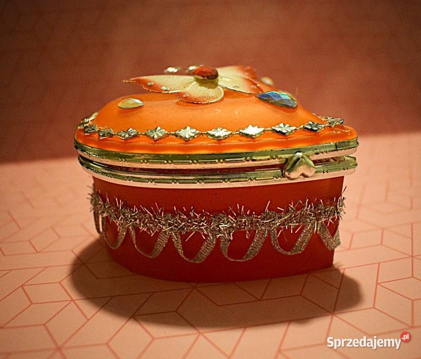 Szkatułka w kształcie serduszka na biżuterię z Chełmno