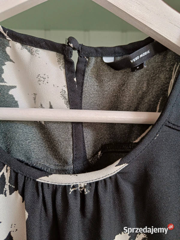 Czarna sukienka w białe kwiatki Vero Moda r S 36 Spódnice i sukienki