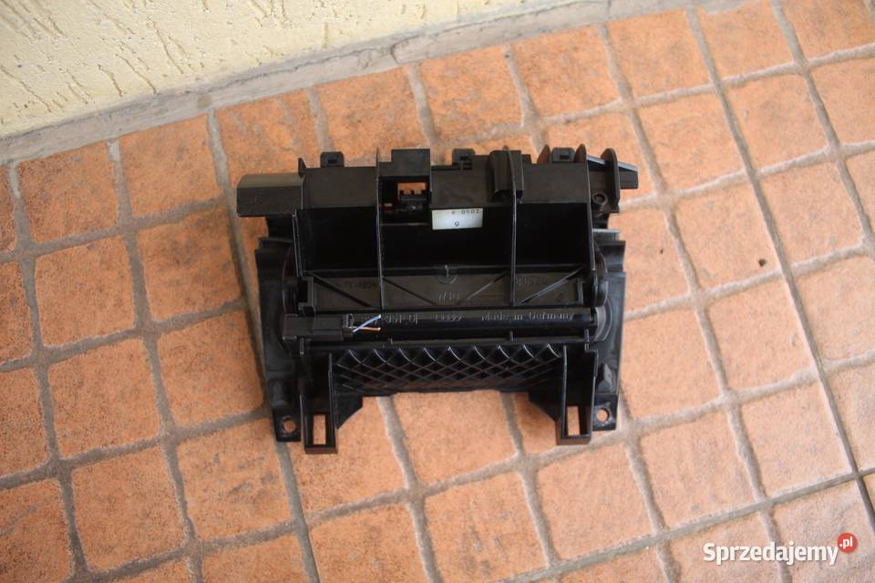 POPIELNICZKA AUDI A4 B6 8E0857951G