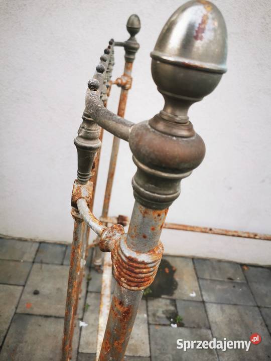 Łóżko przedwojenne stalowo mosiężne antyk