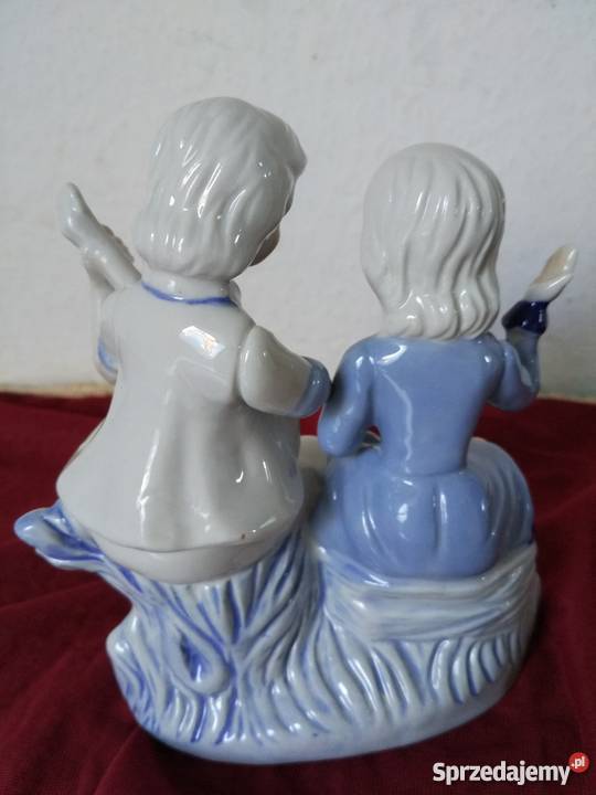 Figurka z porcelany Młodzieniec z mandoliną małopolskie Ropa