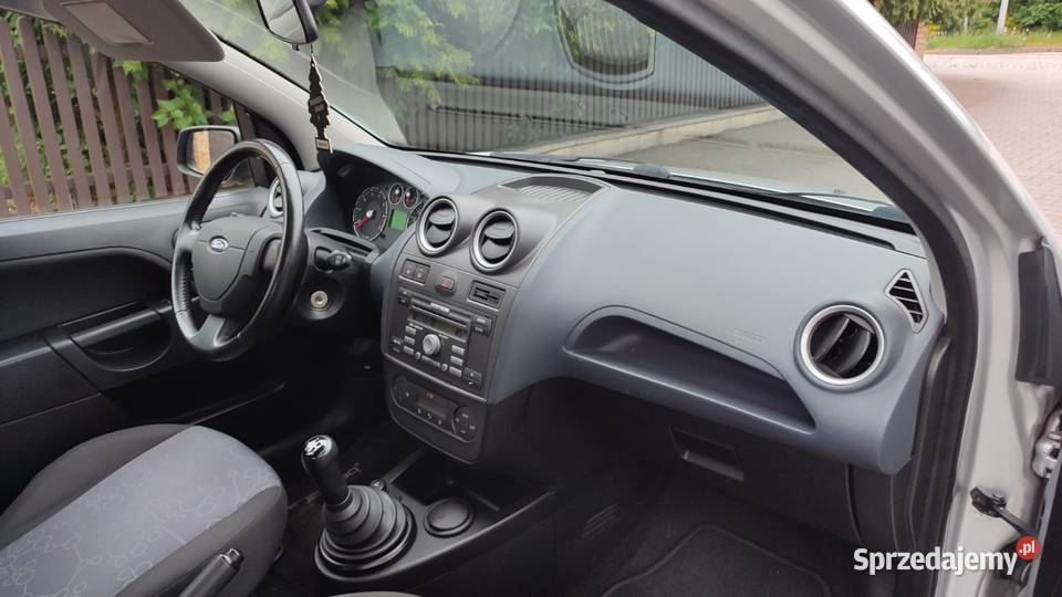 FORD FIESTA 2008 14Benzyna ładny 160 przebieg światła przeciwmgielne