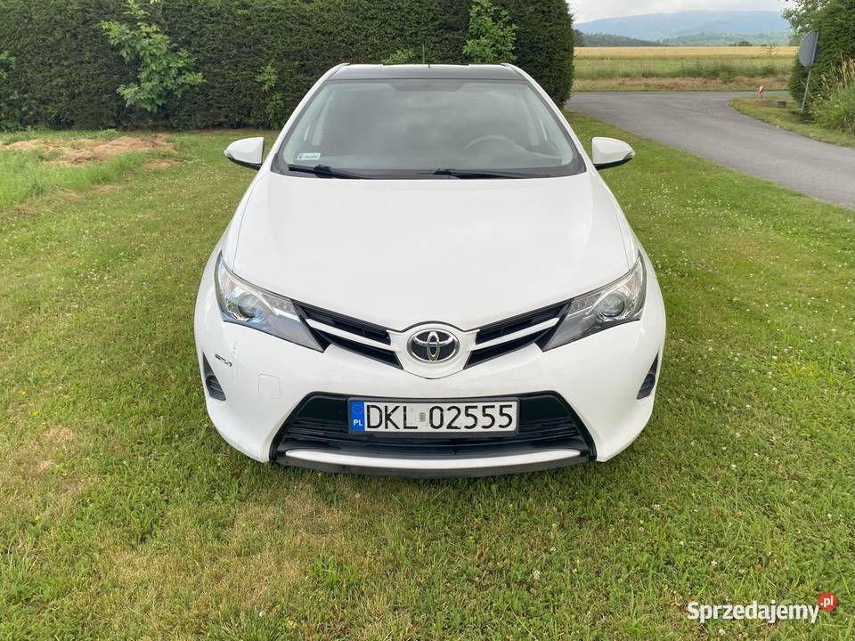 Toyota Auris 133 VVTi Life 2014 Salon Polska benzyna Kłodzko sprzedam