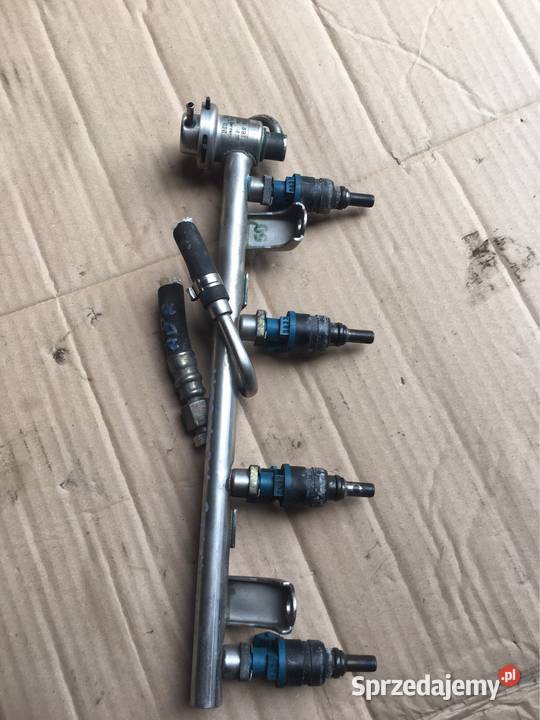 Listwa wtryskowa wtryski audi a4 b5 18 ADR Motoryzacja Chojnice