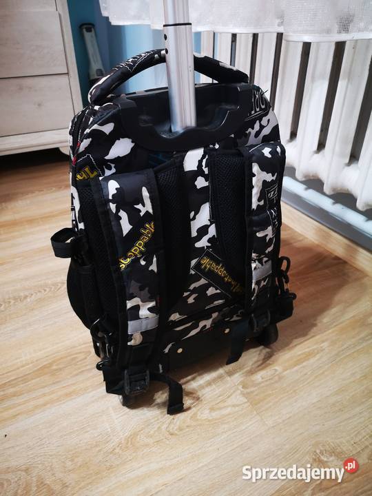 Plecak na kółkach czarny z rączką sprzedam